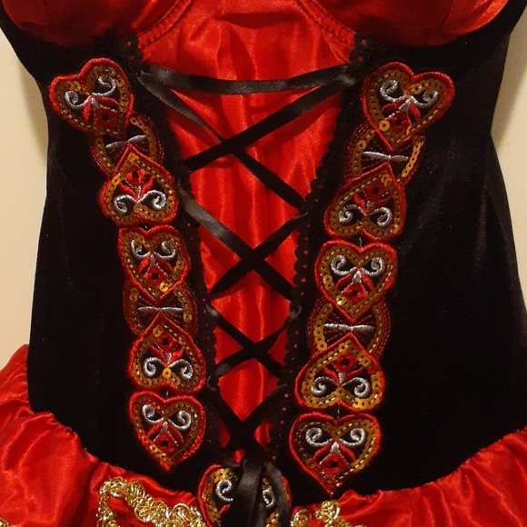 Costume - Picture 5 of 9